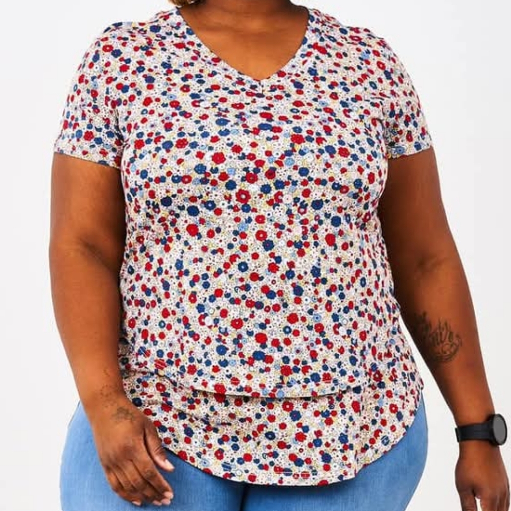 Latched Mama Printed V-Neck Boyfriend Nursing Tee